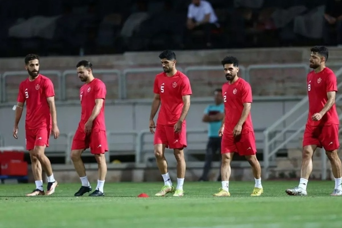 زمان سفر اعضای تیم پرسپولیس به ترکیه باز هم به تعویق افتاد.