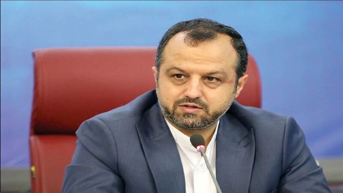 وزیر امور اقتصادی و دارایی با اشاره به پیشنهاد اصلاح نرخ خوراک پتروشیمی‌ها گفت: پیشنهاد وزارت اقتصاد تغییر فرمول و زمان اجرای بخشنامه نرخ خوراک پتروشیمی‌ها است.