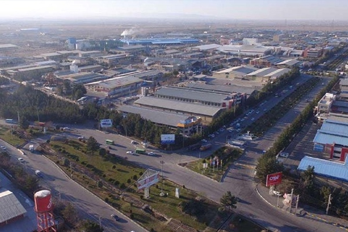 مدیرعامل شرکت شهرک‌های صنعتی خراسان رضوی گفت: واگذاری زمین در شهرک صنعتی رضوی از ۲۴ تیرماه آغاز می‌شود.