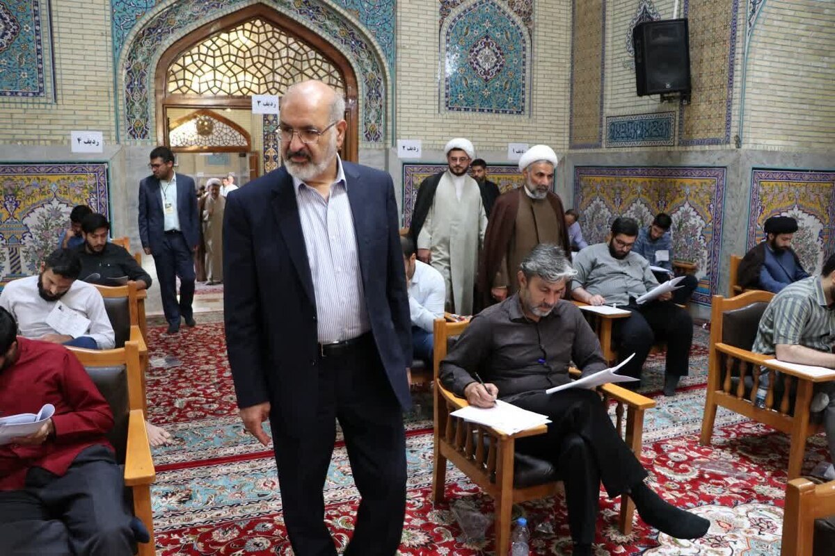 آزمون ورودی دانشگاه علوم اسلامی رضوی در مشهد و ۱۱ شهر سراسر کشور برگزار شد.