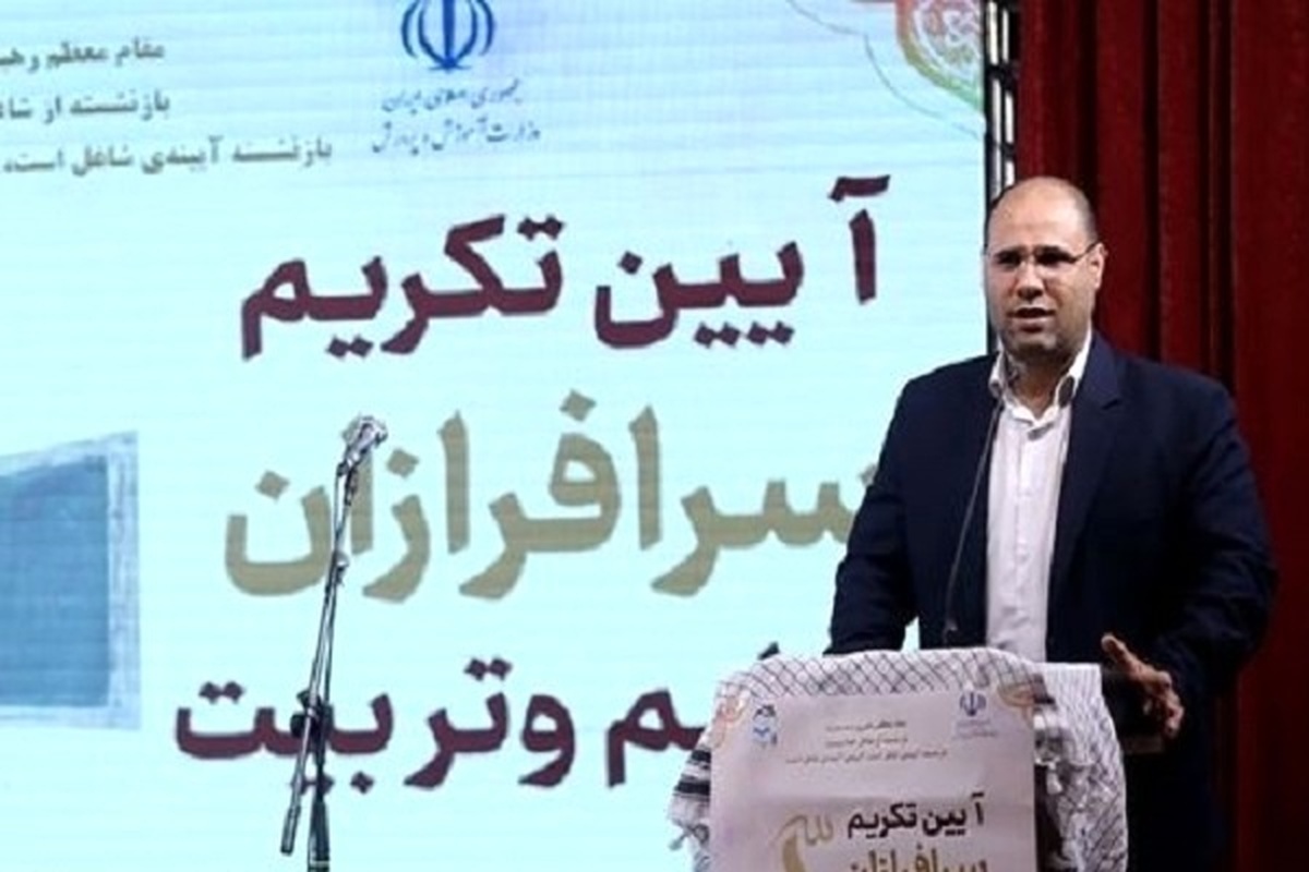 وزیر آموزش و پرورش از صدور احکام بازنشستگان فرهنگی سال ۱۴۰۱ با اعمال پاداش و رتبه‌بندی تا چند هفته آینده خبر داد.