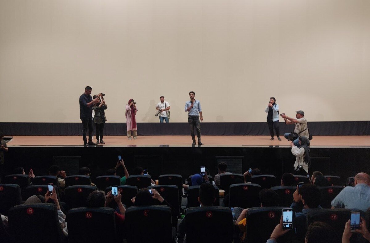 اکران مردمی فیلم سینمایی «شهرک» با حضور «ساعد سهیلی» بازیگر نقش اول فیلم در مشهد برگزار شد.
