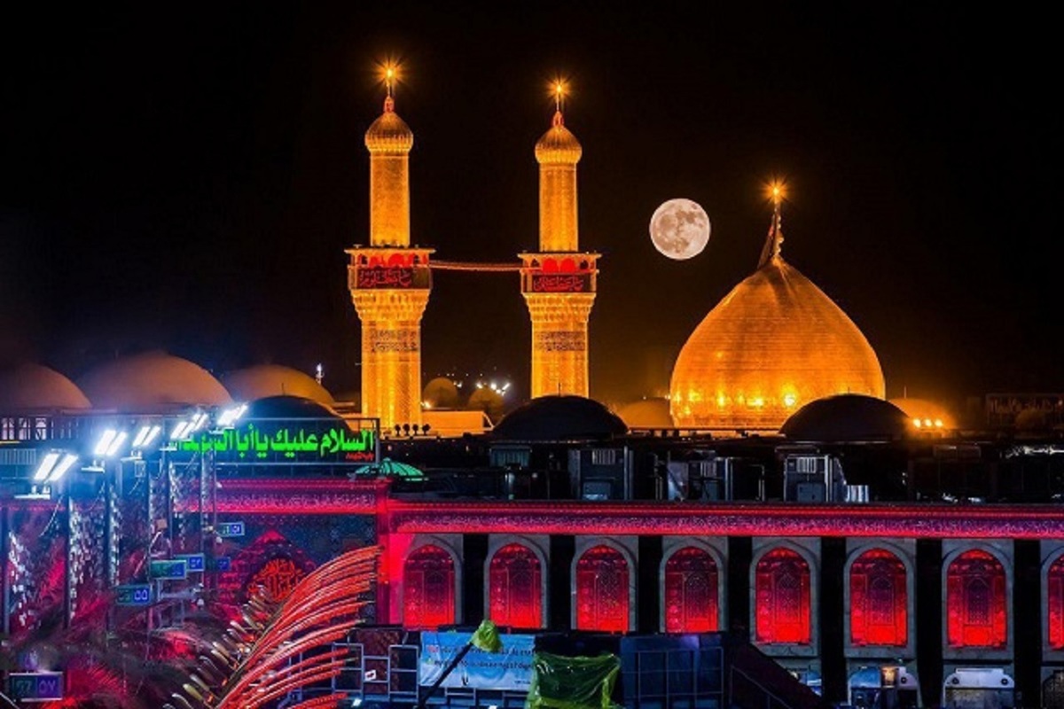 در آستانه ماه محرم، صحن و سرای حرم مطهر امام حسین(ع) تنظیف شد.