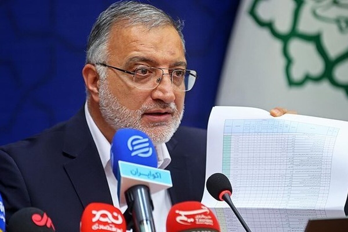 شهردار تهران در مورد حواشی خانه اندیشمندان گفت: ان‌شاءالله خانه اندیشمندان علوم انسانی «ایران» راه می‌افتد که بخشی از آنها همین دوستان فعلی هستند که اگر بخواهند ما هم به آنها خدمت می‌کنیم و هیچ منعی برای کسی نداریم.