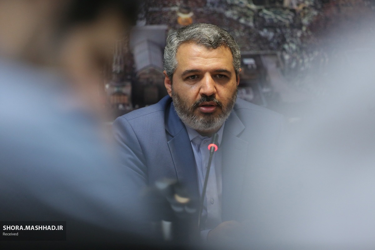 رئیس کمیسیون عمران، حمل و نقل و ترافیک شورای شهر مشهد گفت: منابع نقدی شهرداری برای اجرای پروژه‌ها بسیار ارزشمند است که با رایگان کردن اتوبوس‌ها یک سوم آن از بین خواهد رفت.