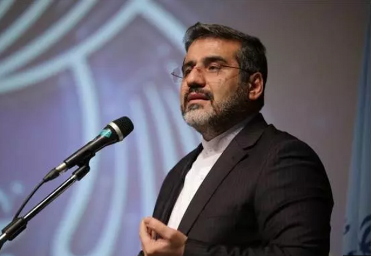 محمدمهدی اسماعیلی وزیر فرهنگ و ارشاد از ادغام ۴ خبرگزاری دولتی خبر داد و گفت: ما الان در وزارت فرهنگ ۴ خبرگزاری داریم که کار تجمیع آن‌ها آغاز شده؛ ما دنبال کم کردن رسانه‌ها نیستیم بلکه به دنبال نزدیک کردن این خبرگزاری‌ها به سطح استاندار‌های حرفه‌ای هستیم.