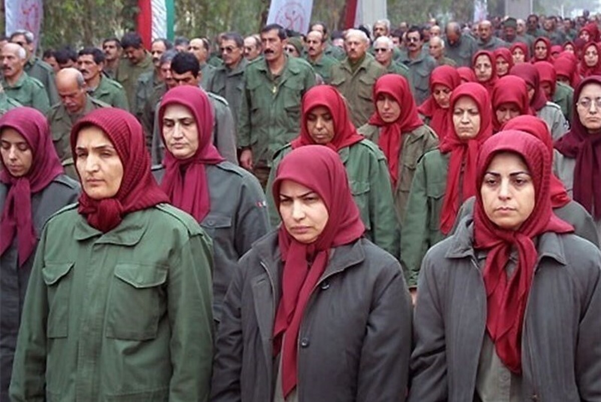 منافقین در طول حیات خود همیشه حفظ حیاتش را وابسته به  خیانت به کشور کرده است.