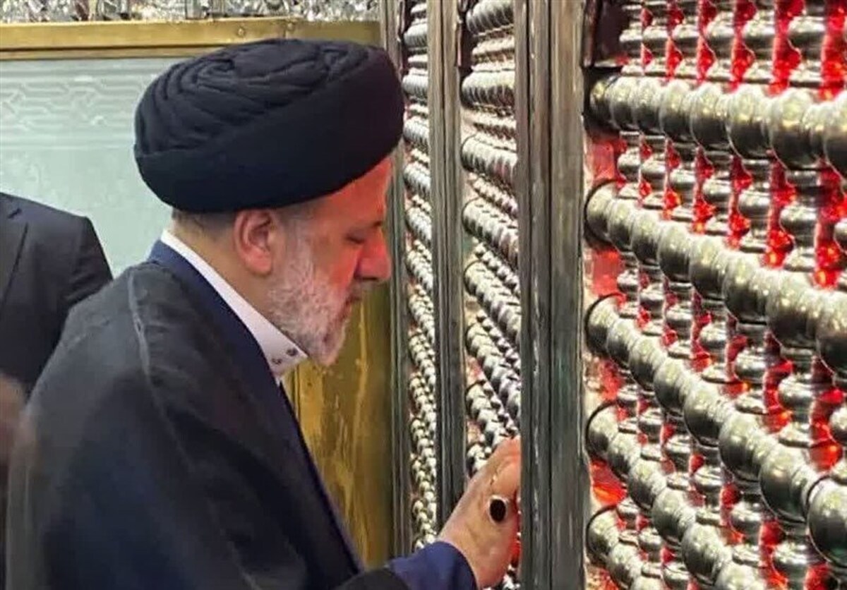 رئیس جمهور همزمان با شب سوم محرم با حضور در شهرری، به زیارت حرم مطهر حضرت عبدالعظیم حسنی (ع) مشرف شد.