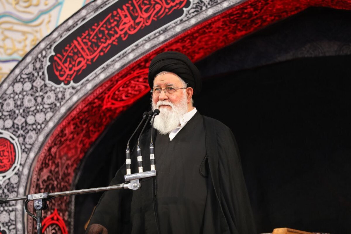 آیت‌الله علم‌الهدی: دشمن بر ما مسلط نمی‌شود تا زمانی که پرچم دین برافراشته باشد