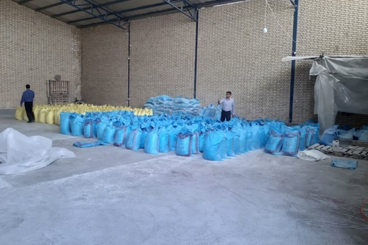 ۱۶ هزار کیلوگرم آرد در محدوده روستای بازمرگان مشهد کشف و توقیف شد.