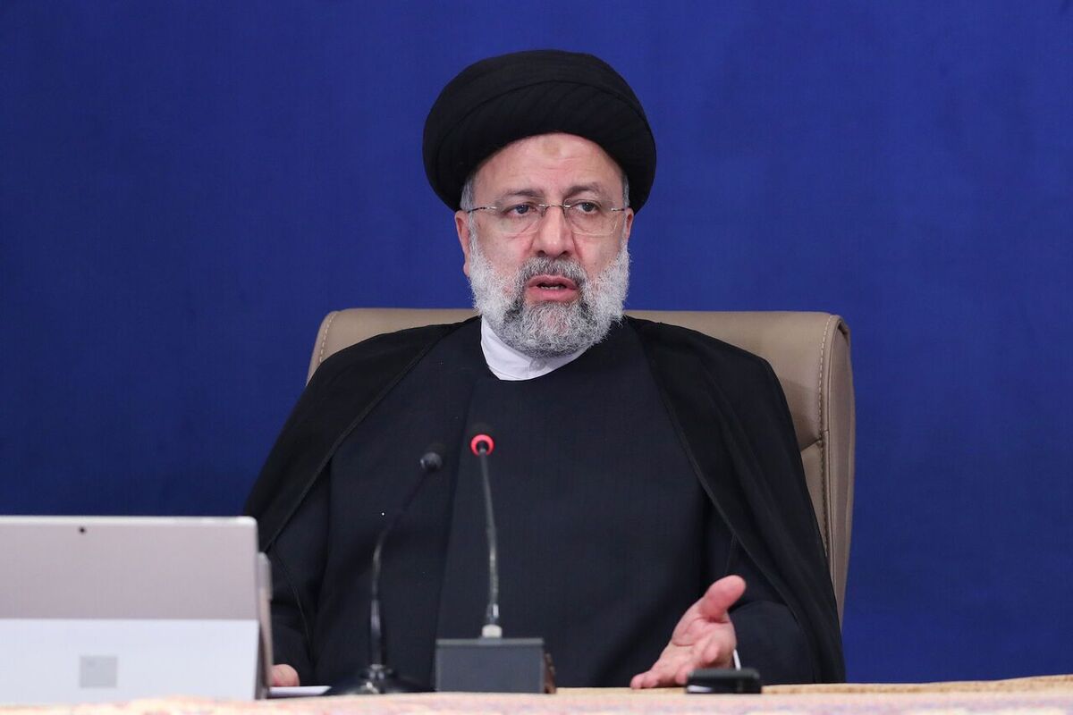 رئیس‌‎جمهور گفت: دولت به عنوان مجری انتخابات دخالتی در امور مربوط به نامزد‌ها و در حمایت و یا ایجاد محدودیت برای آنان نخواهد داشت و در عین حال تمام امکانات خود را برای تحقق ۴ اصل مورد انتظار رهبر انقلاب به‌کار خواهد گرفت.