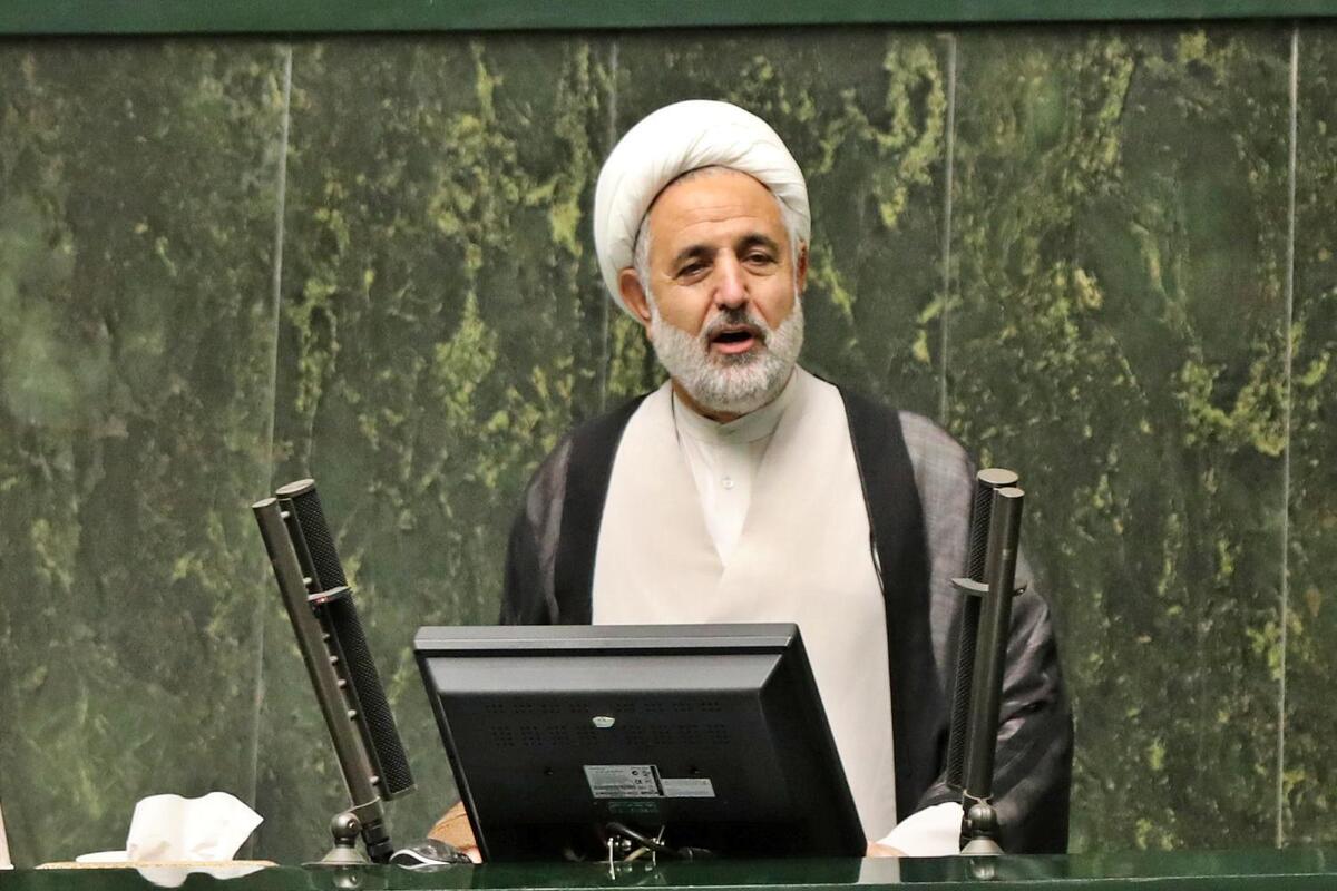 نایب‌رئیس مجلس با بیان اینکه در زمینه عفاف و حجاب قانون کم نداریم، گفت: مجلس مطلقاً نسبت به لایحه دولت بی‌تفاوت نیست.