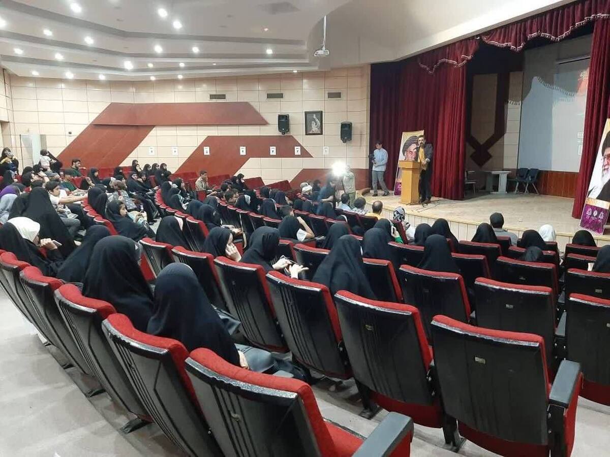 دبیر مدرسه تئاتر شبستان در ستاد کانون‌های فرهنگی هنری مساجد کشور گفت: این مدرسه با هدف تقویت ظرفیت‌های هنری و فرهنگی در ستاد امور مساجد کشوری برگزار شده است.