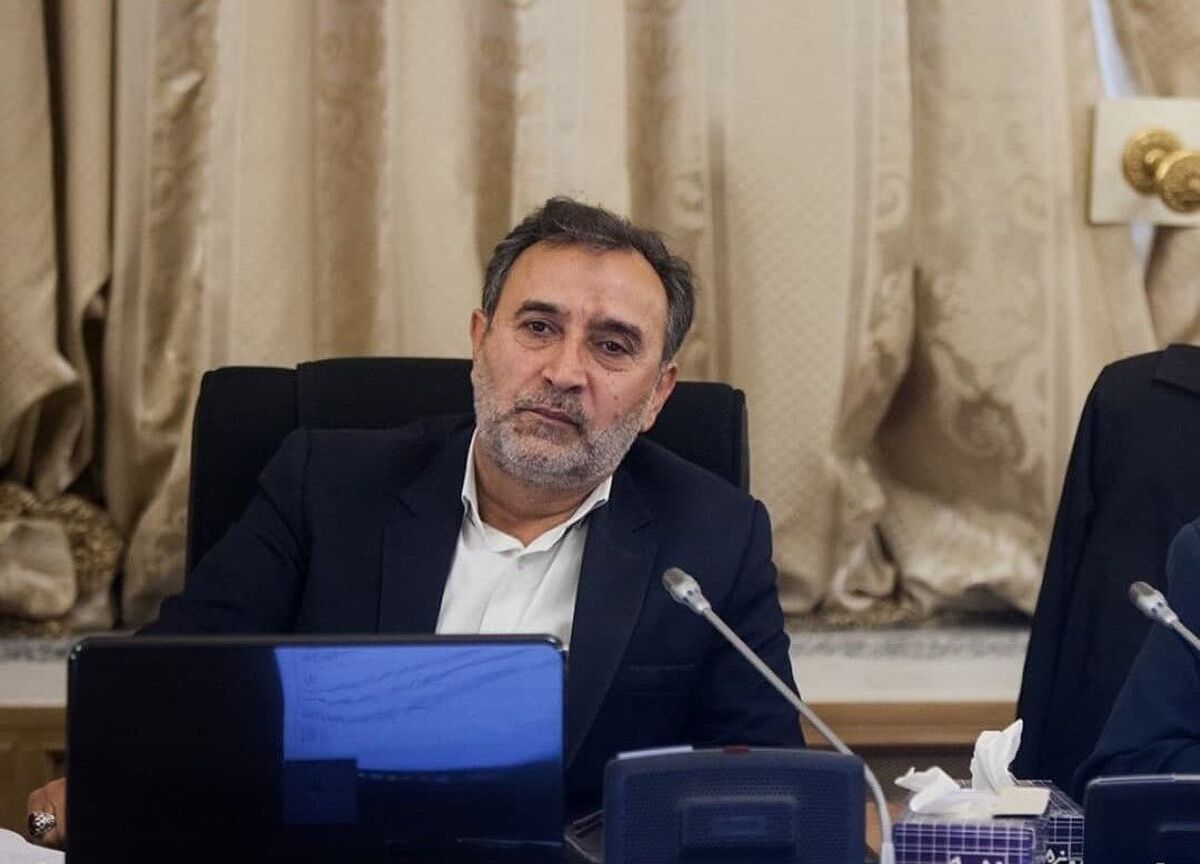 معاون حقوقی رئیس‌جمهور با بیان اینکه در حوزه تحریم‌ها پرونده سنگینی علیه آمریکا تهیه شده است، تاکید کرد: ده‌ها جلد سند علیه این تحریم‌ها آماده شده و برای مقابله با تحریم‌های علیه ایران هر اقدامی انجام می‌شود.