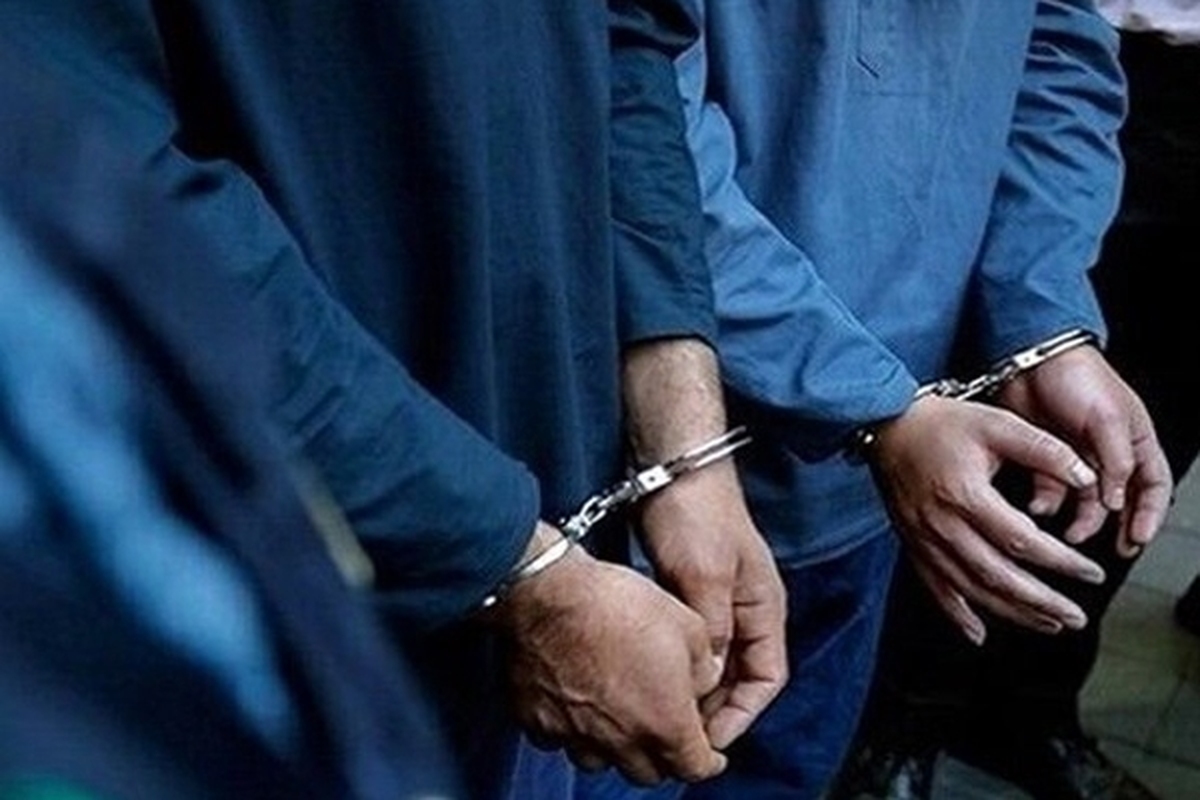چهار نفر از عناصر موثر در بازداشت غیرقانونی، بازجویی، شکنجه و اخذ اعتراف اجباری از طلبه سنی در زاهدان دستگیر شدند.