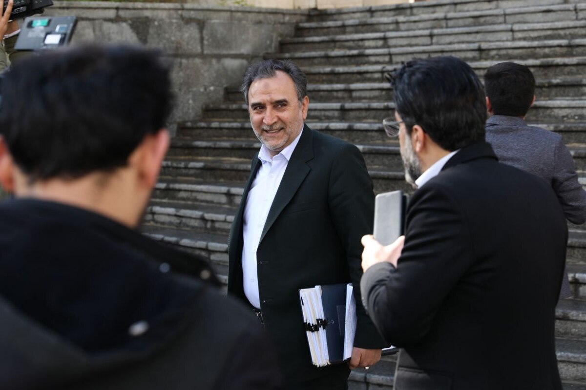 معاون حقوقی رئیس‌جمهور با بیان اینکه تحریم‌های آمریکا را مشمول اساسنامه دیوان بین‌المللی کیفری می‌دانیم، گفت: ۱۰ جلد سند از جنایات این کشور آماده شده و از دولت آمریکا شکایت کرده‌ایم.