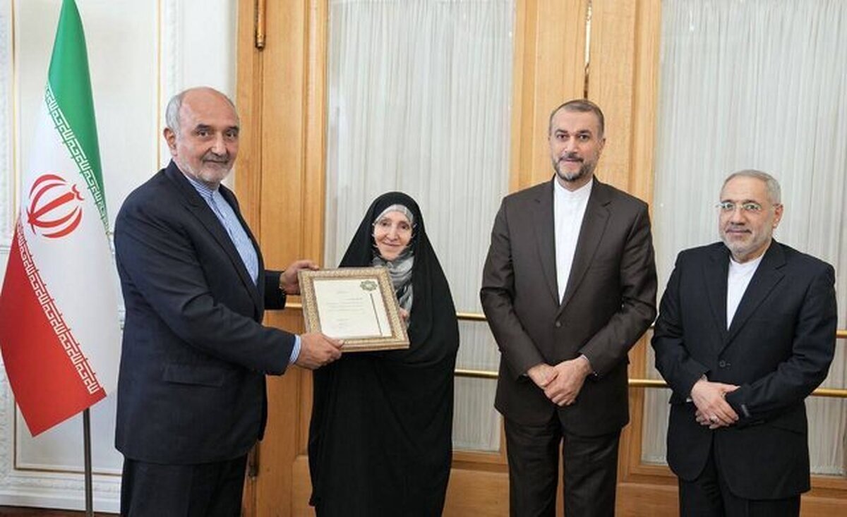 وزارت امور خارجه جمهوری اسلامی ایران، گمانه زنی‌های مطرح شده در مورد علت تغییر مدیر کل تشریفات این وزارتخانه را رد کرد.