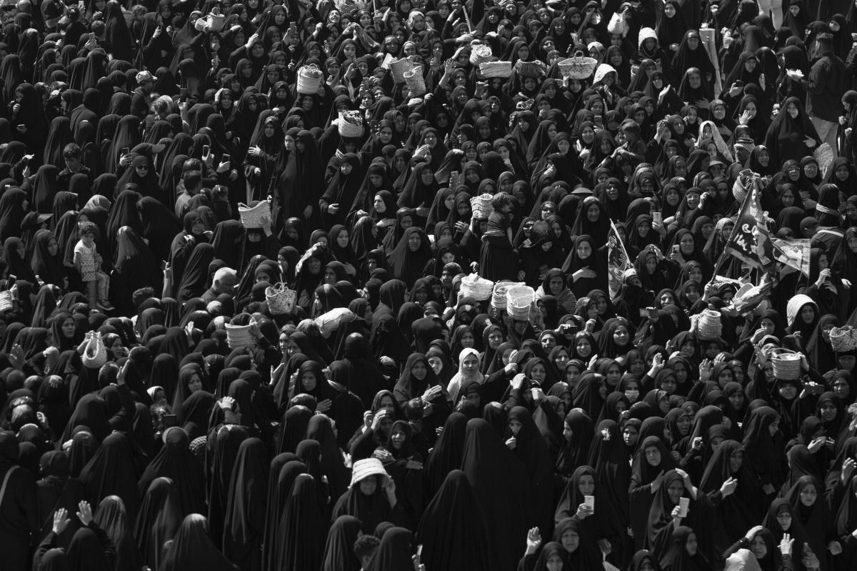 در این سنت، زنان با سبدهای حصیری حرم مطهر سیدالشهدا(ع) حاضر می‌شوند که نماد بوریایی است که پیکر مطهر امام حسین(ع) و یارانش در آن کفن شد.