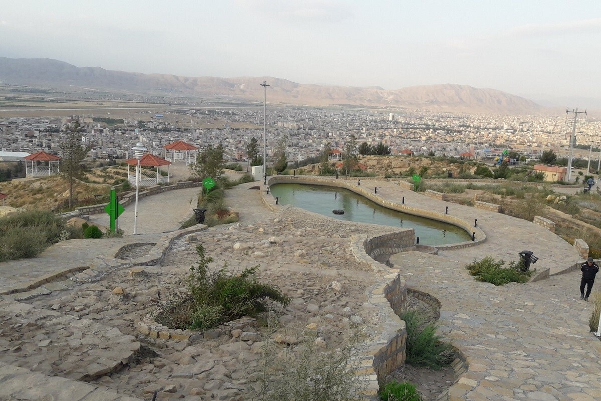 مدیرعامل آتش‌نشانی بجنورد، با اشاره به وقوع حادثه آتش‌سوزی در یکی از بوستان‌های این شهر، اعلام کرد که این حریق با تلاش آتش‌نشانان مهار شده است.