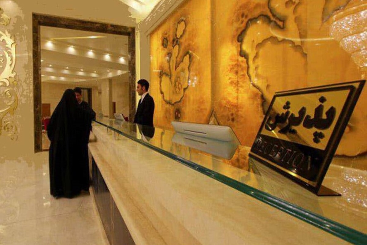 رئیس جامعه هتلداران خراسان رضوی گفت: در استان فقط یک نرخ‌نامه وجود دارد و دو‌نرخی‌بودن واحد‌های اقامتی برای مسافر معنی ندارد.