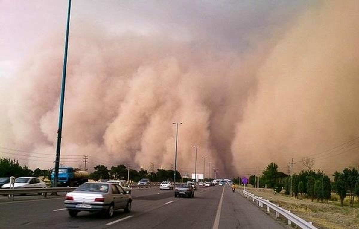 سازمان هواشناسی خراسان رضوی در اطلاعیه‌ای هشدار سطح نارنجی برای خراسان رضوی صادر کرد. بر این اساس پیش بینی شده است که از روز جمعه ۲۰ مرداد تا روز دوشنبه ۲۳ مرداد افزایش شدت وزش باد، طوفان گردوخاک، احتمال بروز خسارت، کاهش کیفیت هوا و میدان دید در برخی نواحی خراسان رضوی داشته باشیم.