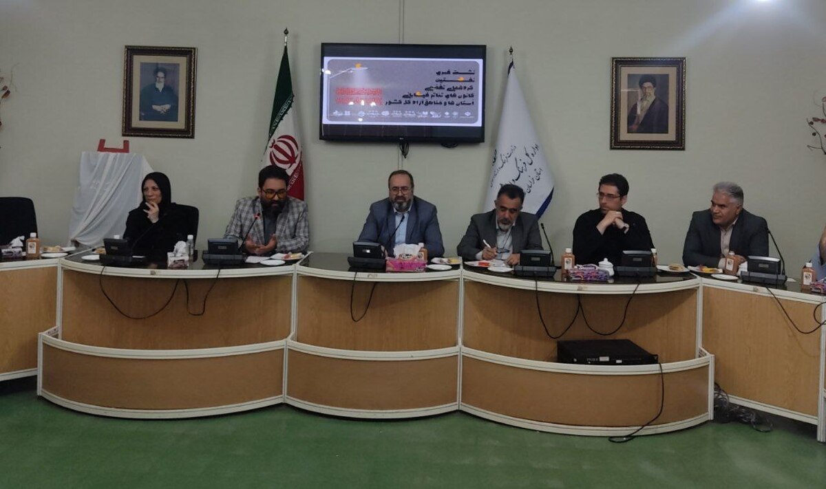 مدیرکل هنرهای نمایشی وزارت ارشاد: ذات هنر نمایش انتقاد است| تاب آوری مسئولان باید افزایش یابد