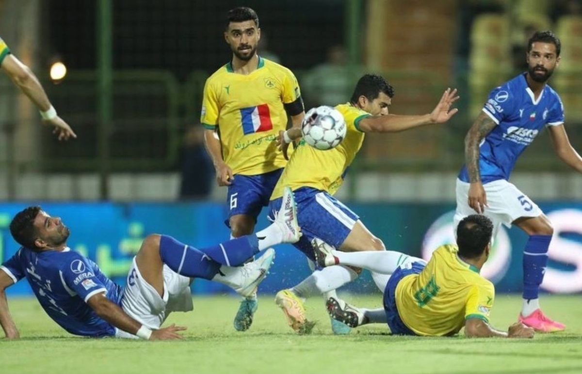 استقلال موفق شد با یک نتیجه قاطع لیگ برتر را آغاز کند.