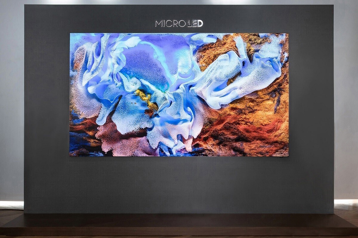 تلویزیون ۸۹اینچی Micro LED جدید سامسونگ که در کشور کره‌جنوبی معرفی شده است قیمتی معادل ۱۳۰میلیون وونِ کره (حدود ۱۰۰٫۰۰۰ دلار) دارد.