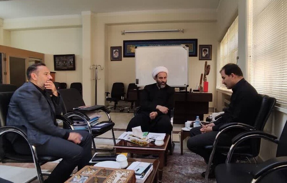 معاون فرهنگی، اجتماعی و زیارت استانداری خراسان رضوی با توجه به اهمیت مسئله کتاب و کتاب خوانی و گسترش کتاب الکترونیک، تمرکز روی جامعه مصرف‎کنندگان را یکی از کلید‌های جذب مخاطب معرفی کرد.