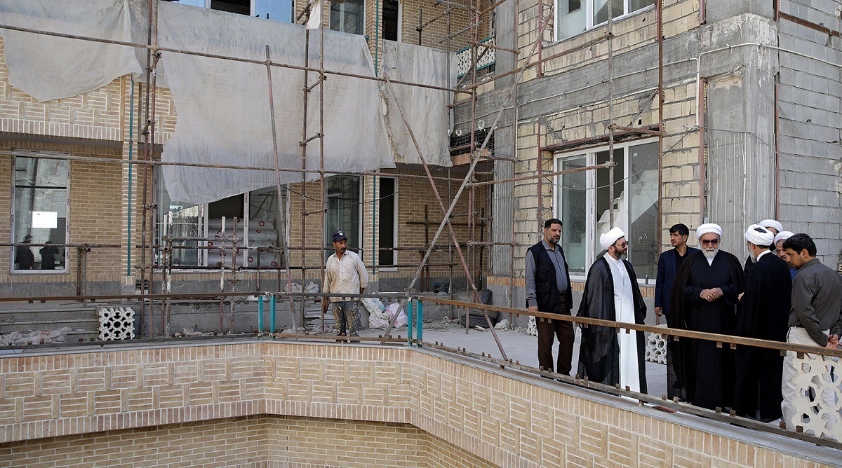 تولیت آستان قدس رضوی از پروژه بزرگ مجتمع تربیتی آموزشی حضرت مهدی(عج) مشهد بازدید کرد.