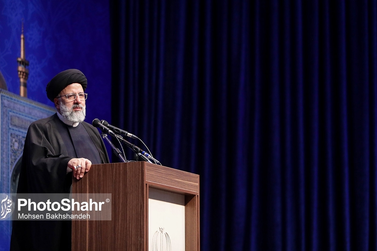 رئیس جمهور با تأکید بر اینکه دستاوردهای مرتبط با امنیت و منافع ملی را نباید به تحلیل‌های جناحی تقلیل داد، اظهار داشت: موضوع مهم درباره منابع آزاده شده، نحوه هزینه‌کرد آن‌هاست که دولت عطف به تأکید رهبر معظم انقلاب، تلاش خواهد کرد همه این منابع در راستای پشتیبانی از تولید هزینه شود.