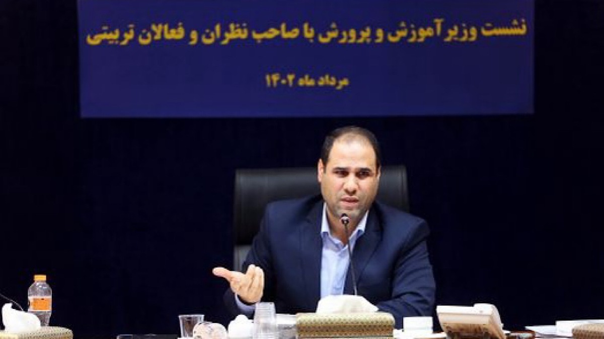 وزیر آموزش و پرورش گفت: متمرکز شدن بر تربیت معلم و توانمندی معلمان فعلی برنامه تحولی آموزش و پرورش در مسیر پیش‌رو است.