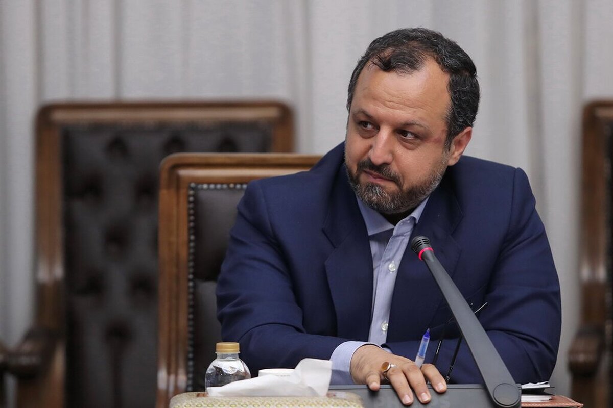 وزیر امور اقتصادی و دارایی گفت: مسئله مبارزه با پولشویی در قواعد حسابرسی سازمان‌ها و شرکت‌های بورسی هم لحاظ می‌شود و در همه گزارش‌ها بند حسابرسی رعایت قوانین مبارزه با پولشویی ذکر شده است.