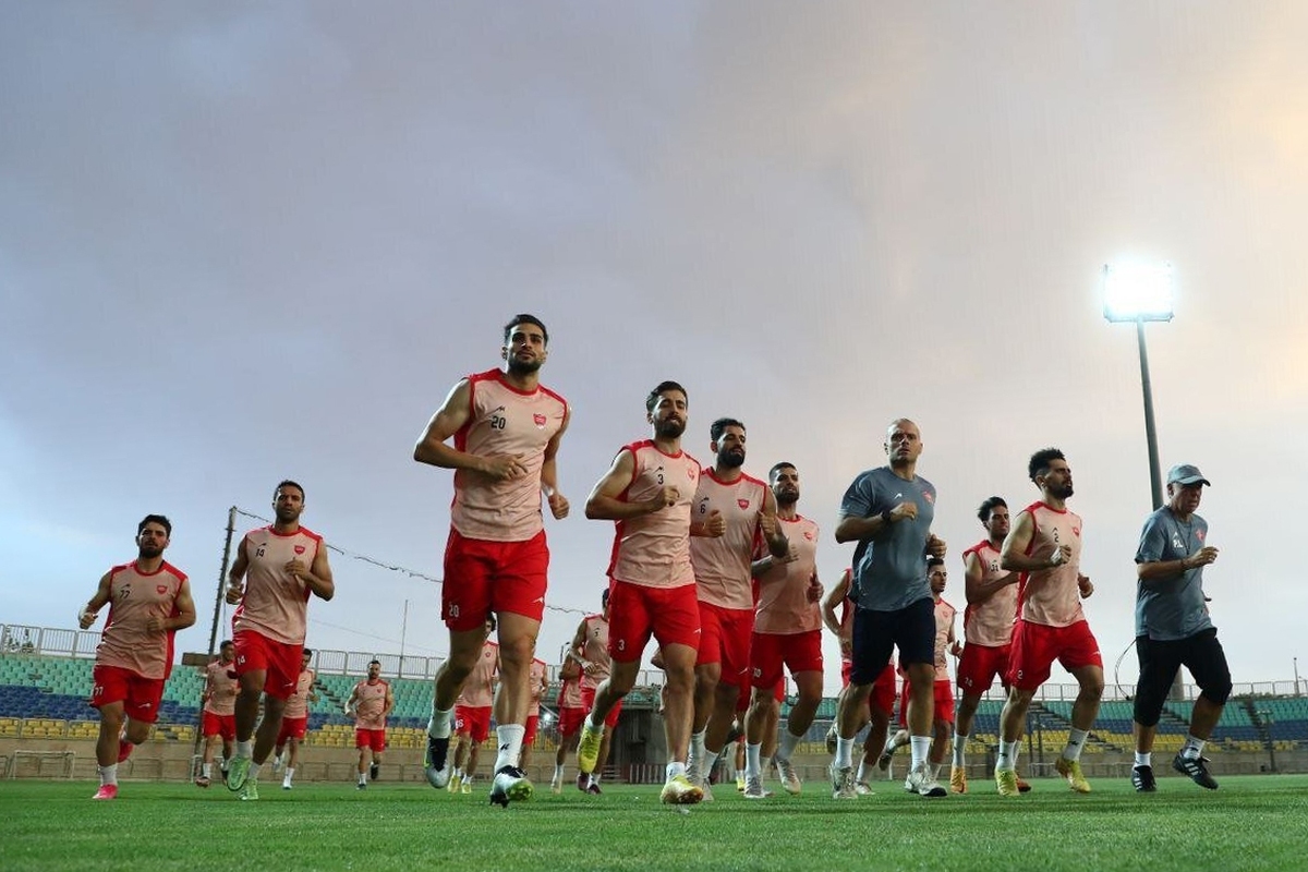 باشگاه پرسپولیس برای جذب مهاجم خارجی اقدام کرد.