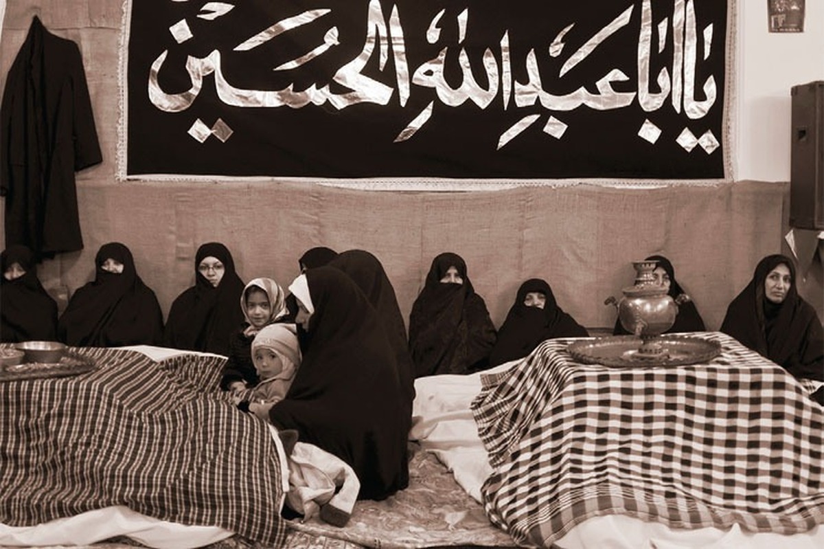 دوباره دلم می‌خواهد بچه‌های حسینیه محله مان سنگ تمام بگذارند و روز عاشورا دسته شان پرشور‌تر از دسته‌های بقیه محله‌ها به میدان جامع شهر برسد.