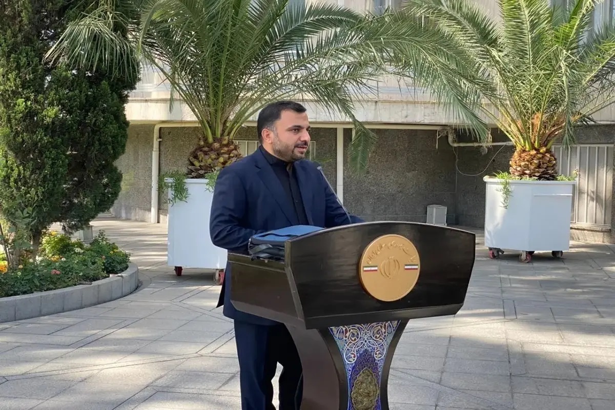 وزیر ارتباطات با با اشاره به حواشی که درباره امنیت خصوصی افراد در پیام‌رسان بله گفت: ما کاملا به مردم اطمینان خاطر می‌دهیم که پیام‌رسان بله و سایر پیام‌رسان‌های ایرانی حافظ امنیت و حریم خصوصی کاربران هستند.