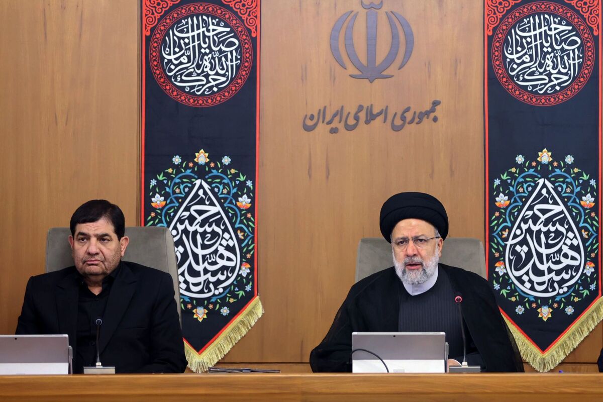 فیلمی از روضه خوانی رئیس جمهور کشورمان در جلسه هیئت دولت در وصف ایثار و فداکاری ابوالفضل العباس(ع) را مشاهده می کنید.