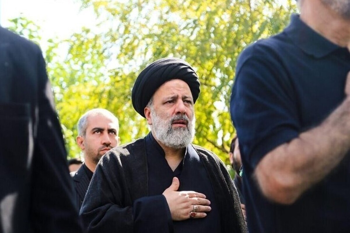 رییس جمهور همزمان با روز تاسوعای حسینی با حضور در مسجد ارک تهران عزاداری پرداخت.