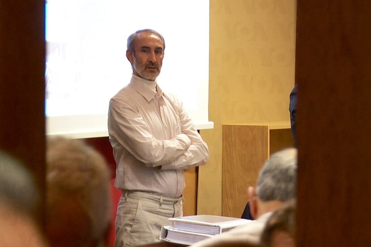 حمید نوری در تماس تلفنی با خانواده خود به تشریح مواردی از وضعیت حبس خود در سوئد پرداخت.