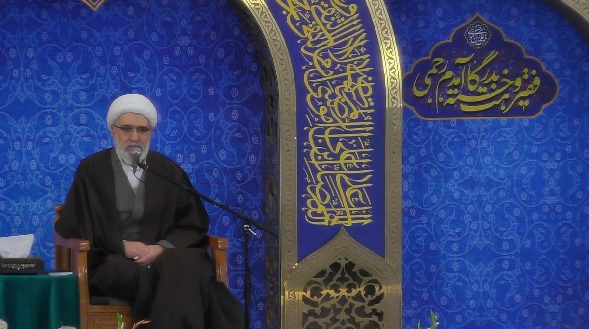 سخنران حرم مطهر رضوی گفت: در ماه محرم سفره رحمت حضرت سیدالشهدا (ع) برای همه عزاداران گسترده است.