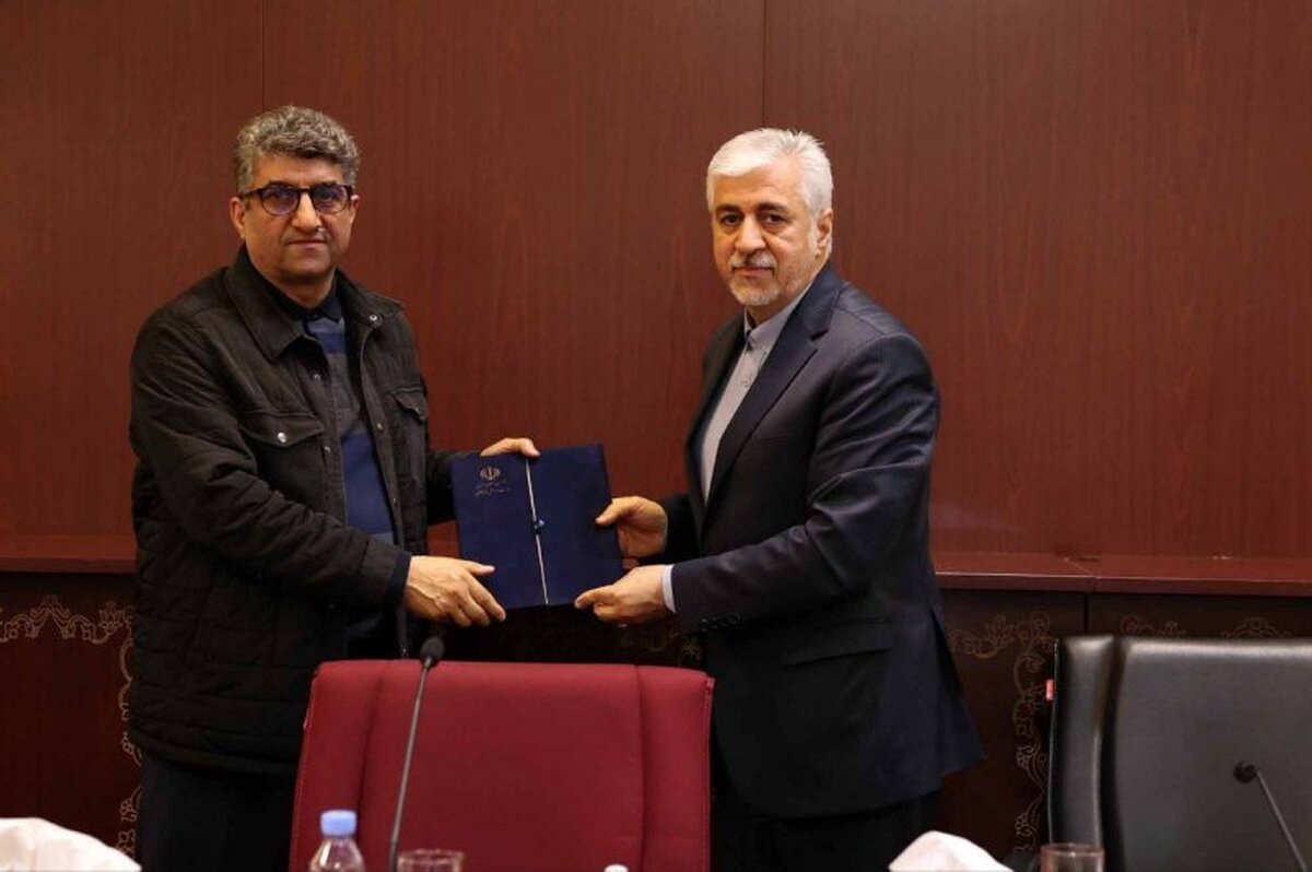 رئیس هیات مدیره پرسپولیس احتمالا از یکی از سمت های خود کناره گیری خواهد کرد.
