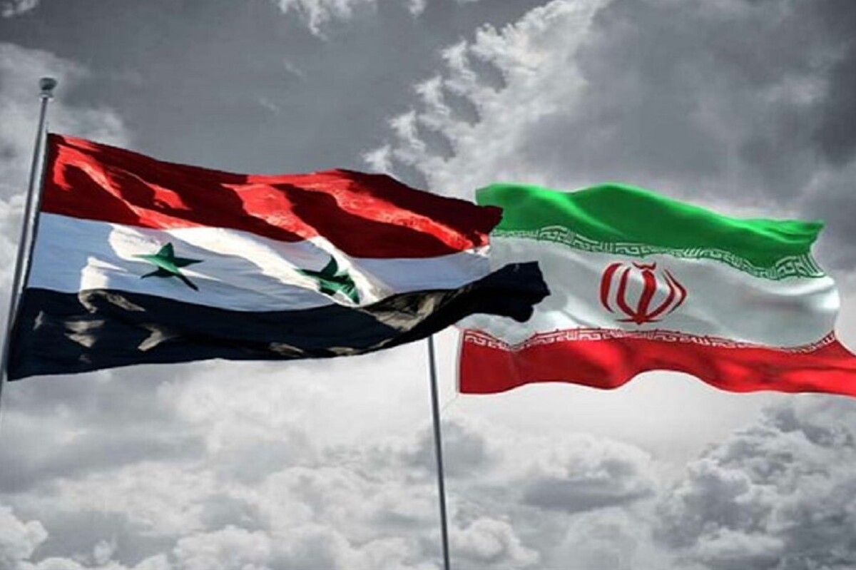 وزیر راه و شهرسازی گفت: قرار است بانک و بیمه مشترک برای فعالیت‌های اقتصادی دو کشور راه اندازی شود؛ با تاسیس بانک و بیمه مشترک بسیاری از فعالیت‌های اقتصادی انجام خواهد شد.