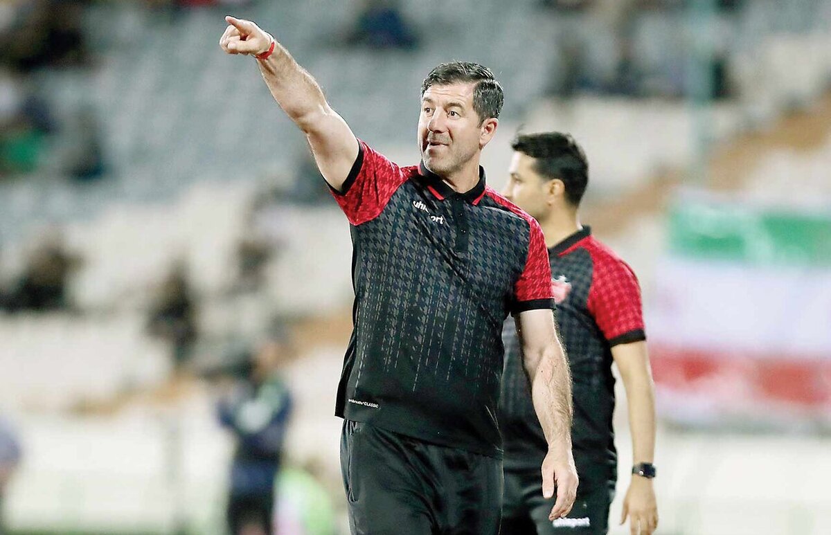 تلاش ها برای بازگشت کریم باقری به پرسپولیس همچنان ادامه دارد.