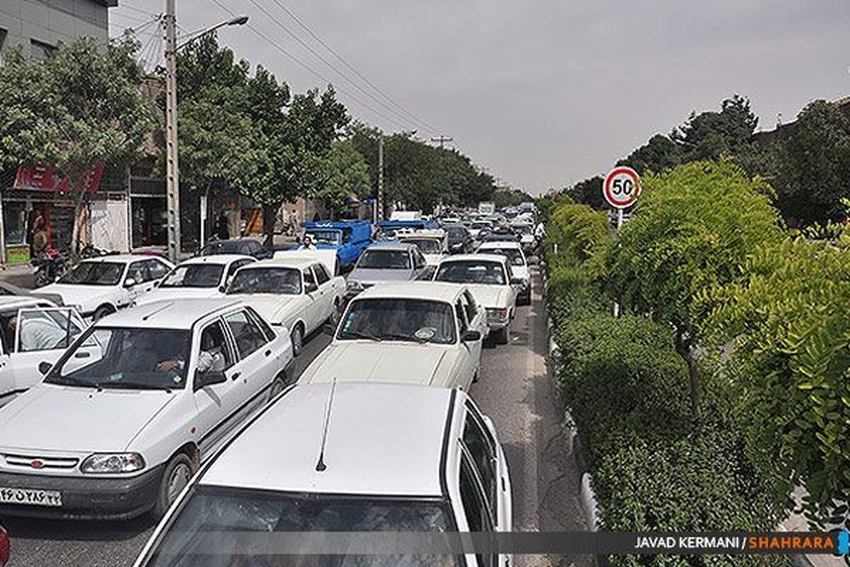 بنابر اعلام سازمان حمل و نقل ترافیک شهرداری مشهد برخی از معابر و خیابانهای کلانشهر مشهد ترافیک متراکم گزارش شده است.