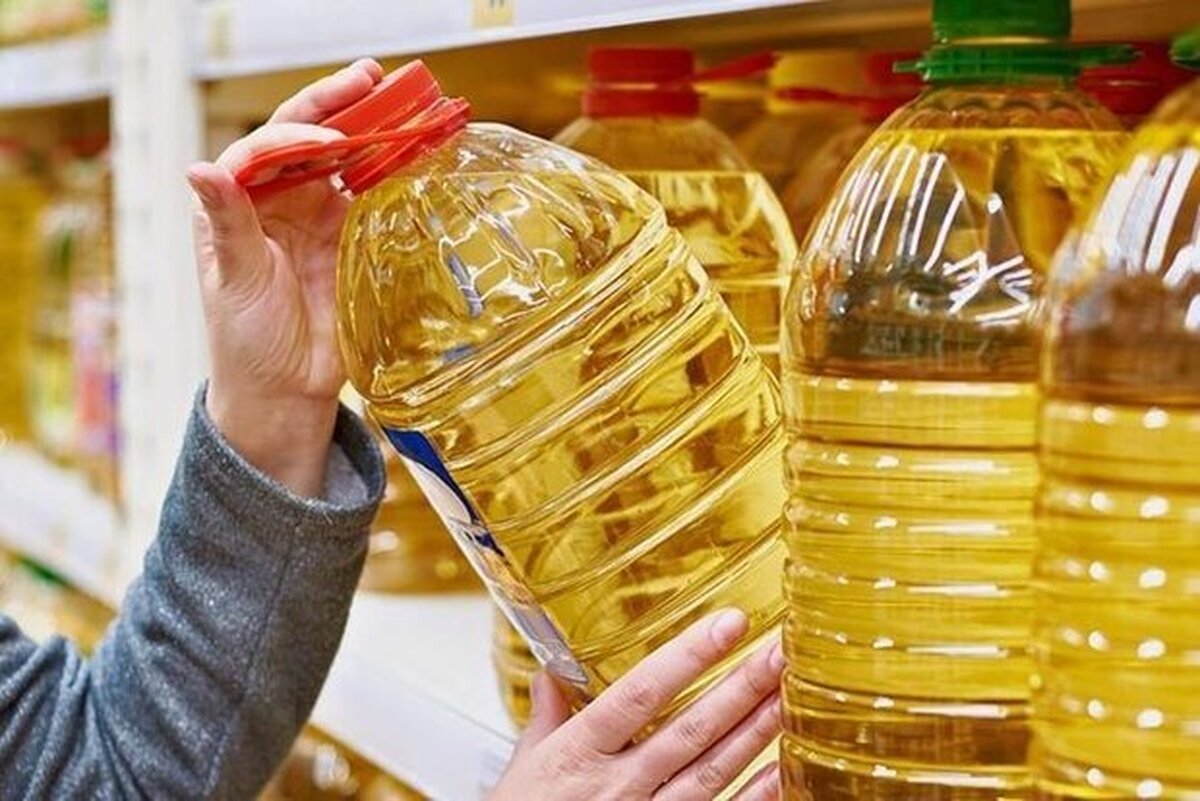 مدیرکل کالا‌های اساسی وزارت جهاد کشاورزی گفت: با توجه به کاهش قیمت جهانی روغن خام، تمامی شرکت‌های تولید روغن خوراکی از امروز محصولات خود را با کاهش ۱۰ تا ۱۵ درصدی ارائه می‌کنند.