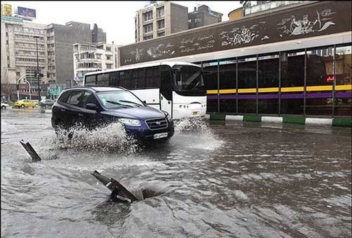 سازمان هواشناسی نسبت به وقوع رگبار باران و احتمال آبگرفتگی معابر در ۹ استان همچنین وزش باد شدید و خیزش گرد و خاک در شش استان هشدار داد.