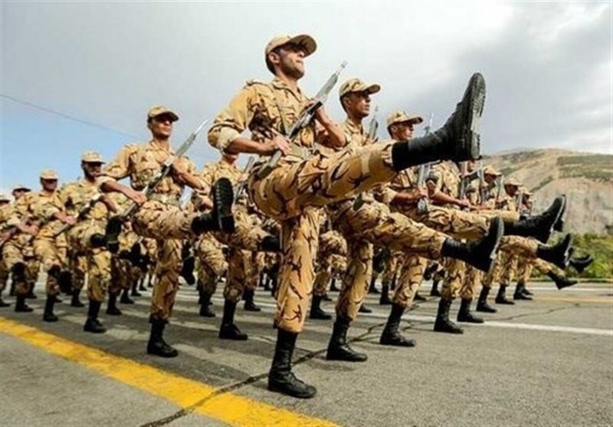 معاون وظیفه عمومی فرماندهی انتظامی هرمزگان گفت: یکی از فرزندان خانواده‌های ساکن در برخی از جزایر مستقر در خلیج فارس در صورت سکونت ۱۲ ساله، از خدمت سربازی معاف می‌شوند.