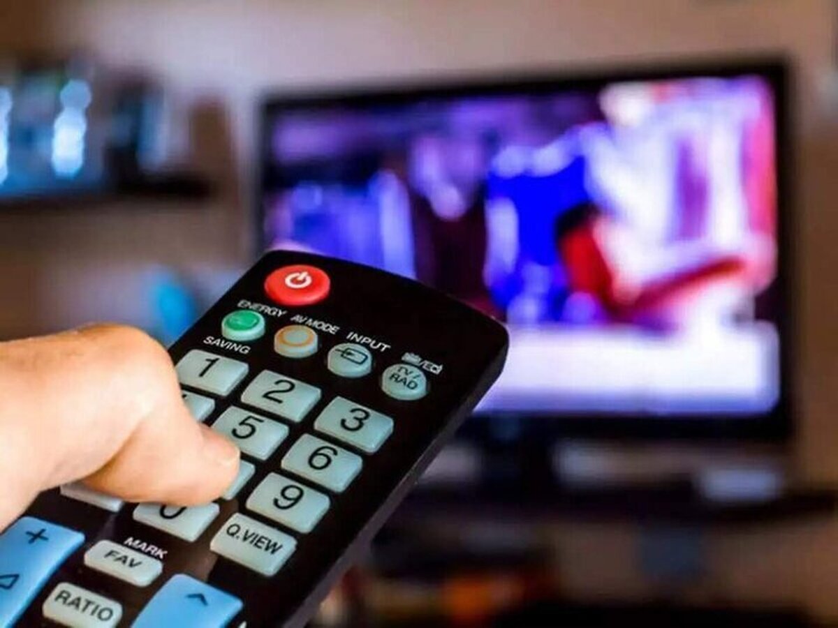 تلویزیون سه روز پایانی هفته فیلم‌های سینمایی متعددی را برای پخش از شبکه های مختلف در نظر گرفته است.