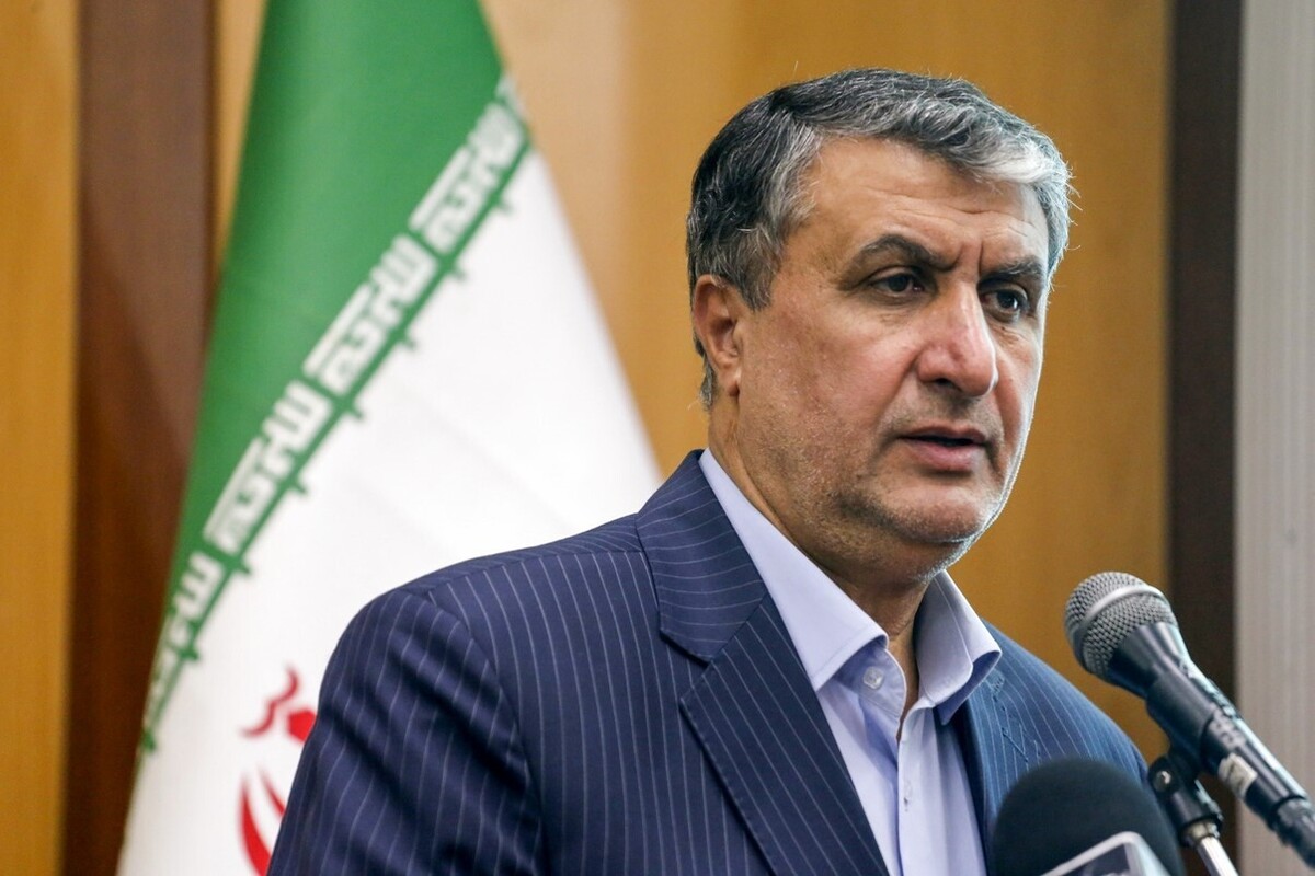 رئیس سازمان انرژی اتمی با بیان اینکه هرچه دشمنان تحریم کنند قوی‌تر در این بخش کار خواهیم کرد، گفت: اعتمادی به نفس خوبی در فعالان حوزه فناوری انرژی اتمی کشور وجود دارد تا جایی که پارسال به ۱۵۸ دستاورد جدید در این حوزه دست پیدا کردیم.