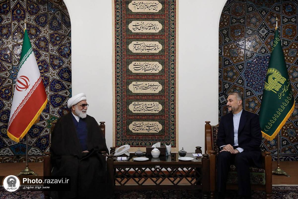 تولیت آستان قدس رضوی با اشاره به توفیقات وزارت امور خارجه در تحقق سیاست همگرایی منطقه‌ای، خاطرنشان کرد: گسترش ارتباط با کشور‌های همسایه و منطقه از جمله کشور‌های حاشیه خلیج فارس بسیار مغتنم و ارزشمند است.